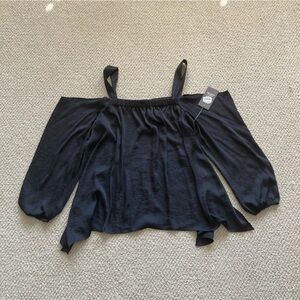 NEW Vince Camuto Black Cold Shoulder Top Size Medium Flow Soft Stretch NWT